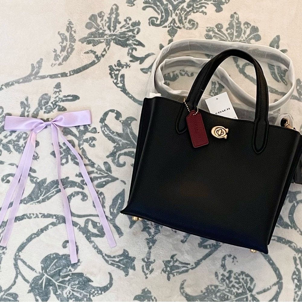 Coach Willow Leather Tote 24